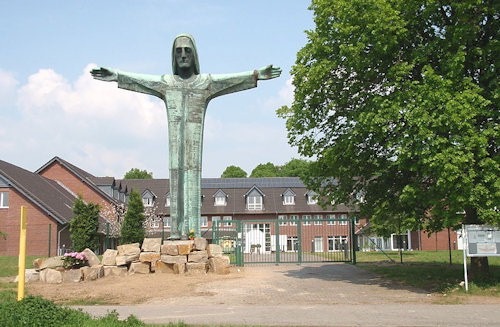 Christusstatue_von_Sankt_Augustin