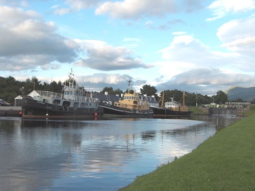 Caledonian_Canal_(Corpach)