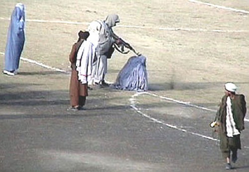 Taliban_execute_Zarmeena[6]